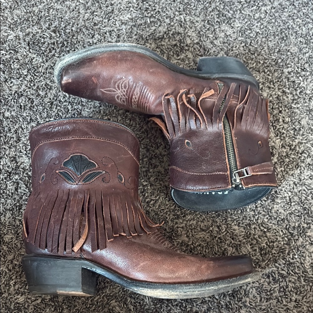 Brown Ankle Boots with Fringe and Zipper